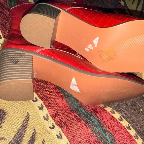 Red Western Ankle Boots - Picture 5 of 5